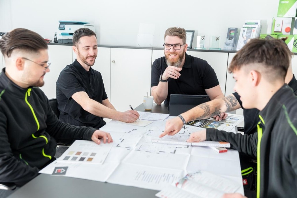Das WiPi Elektrotechnik Team bei der Planung